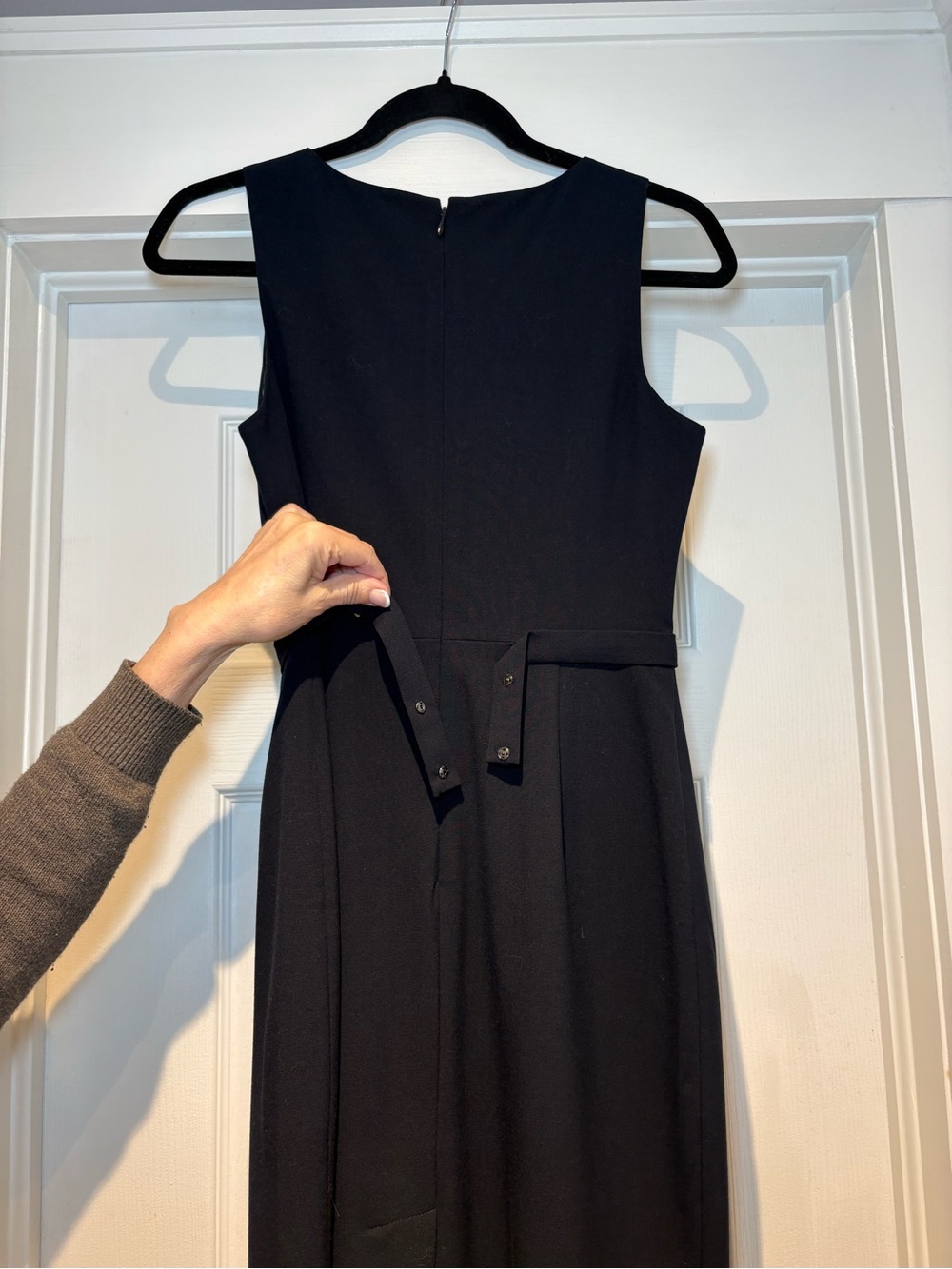 Tahari Navy Blue Sleeveless Sheath Dress - Picture 6 of 12